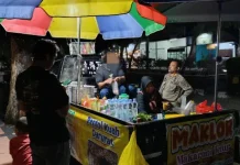 Satpol PP Kobar Tertibkan PKL di Taman Bundaran Pancasila