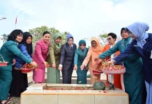Peringati Hari Kartini ke-147, Bupati Kobar Pimpin Ziarah Makam Pahlawan