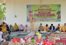 Lestarikan Tradisi, Bupati Kobar Hadiri Bersih Desa dan Sedekah Bumi di Riam Durian