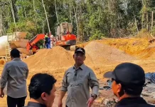 B‎upati Shalahuddin Tinjau Jembatan Lahei dan Malawaken