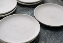 Menelusuri Jejak Sejarah Piring Sebagai Alat Makan
