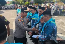 Kapolsek Pahandut Hadiri Pelepasan Jemaah Haji Kloter 5 Kota Palangka Raya
