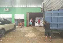 Sambut Hari Buruh, Polisi Silaturahmi dengan Buruh Pahandut Seberang