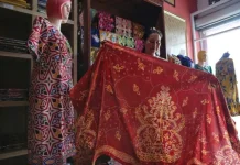 DPRD Palangka Raya Dorong Pengrajin Benang Bintik Terus Berinovasi