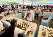 Simultan Catur Bersama Gubernur Kalteng Meriahkan Suasana usai Jalan Sehat