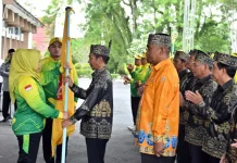 Bupati Nurhidayah Lepas Kontingen Kobar ke Festival Budaya Isen Mulang 2026