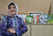 Tinggalkan Karier Manajer, Woro Bangun Usaha Keripik Ikan