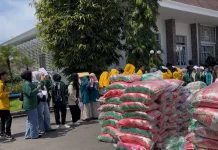 Mahasiswa Sambut Bantuan Sembako Pemprov Kalteng
