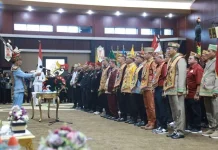 Agustiar Sabran Lantik Pengurus DAD dan BATAMAD se-Kalimantan Tengah