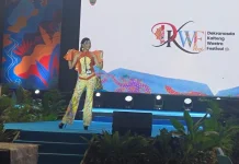 Fashion Show Wastra Meriahkan Rangkaian Dekranasda Kalteng Wastra Festival 2026