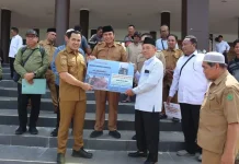 Bupati Pulang Pisau Serahkan 50 Ekor Sapi Kurban Sambut Idul Adha 1447 Hijriah