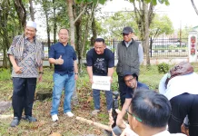 Dinas Lingkungan Hidup Kalteng Bagikan Daging Kurban kepada Masyarakat