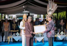 Ketua DPRD Kalteng Arton S Dohong Terima Gelar Adat Dayak Tertinggi
