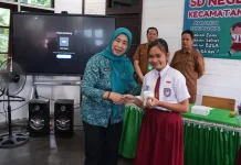 Ketua TP PKK Barito Utara Dorong Siswa Konsumsi Pangan Lokal Bergizi