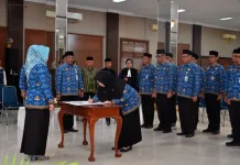 Bupati Kobar Lantik 12 Pejabat Pimpinan Tinggi Pratama