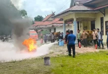 Gandeng Petani Sawit, Damkar Kobar Gelar Simulasi Tanggap Kebakaran