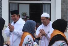 Tiba dengan Selamat, Puluhan Jemaah Haji Pulang Pisau Disambut Haru