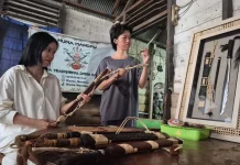 Kisah Pengrajin Mandau Generasi ke-4 yang Menolak Punah