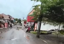 Warga Keluhkan Jalan Lingkungan Garuda XI Palangka Raya Belum Diaspal