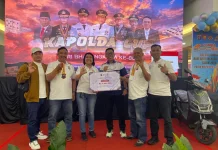 Dua Perwira Polresta Palangka Raya Juara III di Turnamen Domino Kapolda Cup