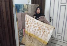 Dari Jarum hingga Air Mata: Perjuangan Norlina Bangun Bisnis Kain Sasirangan