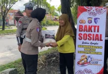 Hari Bhayangkara, Satlantas Polresta Palangka Raya Salurkan Bansos