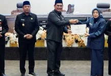 Pemkab Barut Sampaikan Raperda Pertanggungjawaban Pelaksanaan APBD Tahun 2025