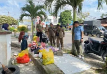 Tertibkan Fasum, Satpol PP Kobar Tata Pedagang Durian di TPU Skip