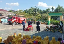 Edukasi Usia Dini, Damkar Kobar Sosialisasi Bahaya Kebakaran di TK Islam Darul Ulum