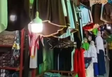 Menjelang Tahun Ajaran Baru, Masyarakat Padati Toko Perlengkapan Sekolah