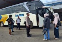 Polisi Pantau Penumpang Terminal WA Gara, Beri Pesan Kamtibmas