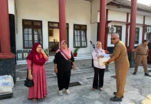 Gerakan Cinta Anak Yatim, Disperkimtan Kobar Salurkan Bingkisan