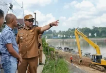 Bupati Barito Utara Pastikan Pembangunan Berjalan Sesuai Rencana