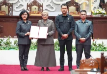 Pj Sekda Kalteng Hadiri Rapat Paripurna Bahas Pertanggungjawaban APBD 2025