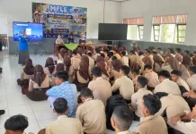 Disnakertrans Kobar Bekali Siswa SMKN 1 Pangkalan Lada Kenalkan Dunia Kerja