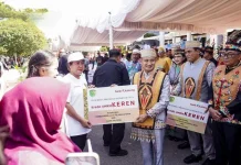 Pemko Palangka Raya Serahkan Bantuan Subsidi Bunga Kredit UMKM KEREN