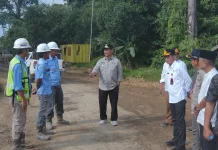 Bupati Barito Utara Salurkan Bantuan Pendidikan dan Tegur Perusahaan