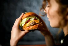 Tanda Emotional Eating, Ketahui Pemicu dan Dampaknya