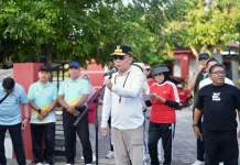 Jalan Sehat Masjid Ar-Rasyid Semarakkan Maulid dan HUT ke-81 RI