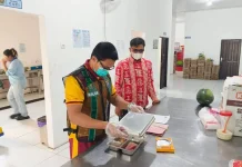 Dokkes Polresta Palangka Raya Uji Sampel Makanan sebelum Disantap