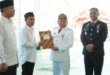 Peringati HUT ke-81 RI, Bupati Kapuas Serahkan Remisi dan Bantuan Ambulans