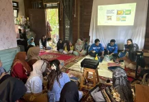 Dosen UPR Sukses Terapkan Sistem Hidroponik Vertikultur Pipa Tower di Pahandut