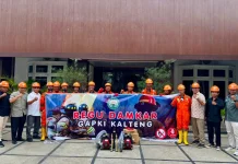 Bantu Penanganan Karhutla, Gapki Kalteng Kerahkan Regu Damkar