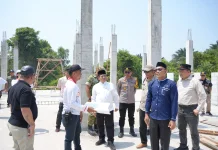 Bupati Kapuas Monitoring Jalan Saka Mangkahai dan Jalan Sei Pitung