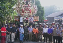 Wabup Kapuas Lepas Bade Ngaben Massal Banjar Merta di Desa Batu Nindan