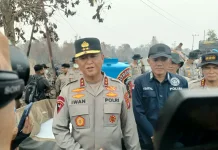 Kapolda Kalteng Bersama Pangdam Kerahkan Helikopter Water Bombing