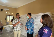 Bulog Kalteng Salurkan Bantuan Pangan, 2.262 PBP di Kelurahan Palangka Terima Beras