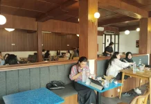 Kabut Asap Tekan Pengunjung dan Omzet Kafe di Palangka Raya