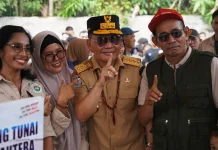 Gubernur Kalteng Salurkan Bantuan Warga Terdampak Karhutla di Pahandut
