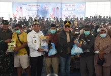 Gubernur Kalteng Salurkan Sembako Air Bersih Warga Kapuas Karhutla